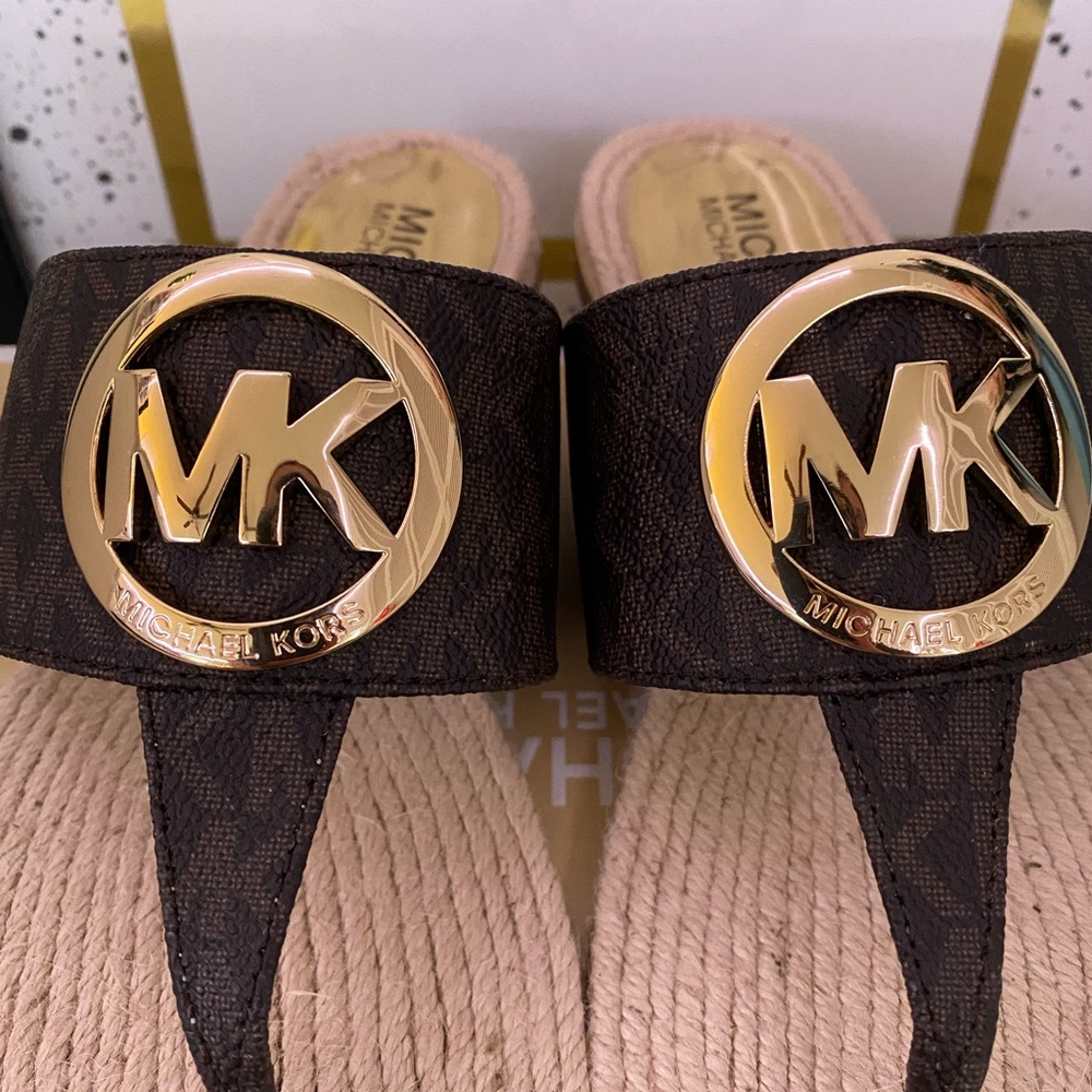 MICHAEL KORS Racquel Flat Sandals Nordstrom Size 7M *Worn once*